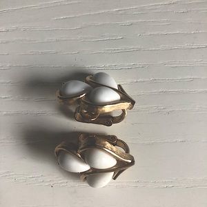 Vintage Trifari clip earrings